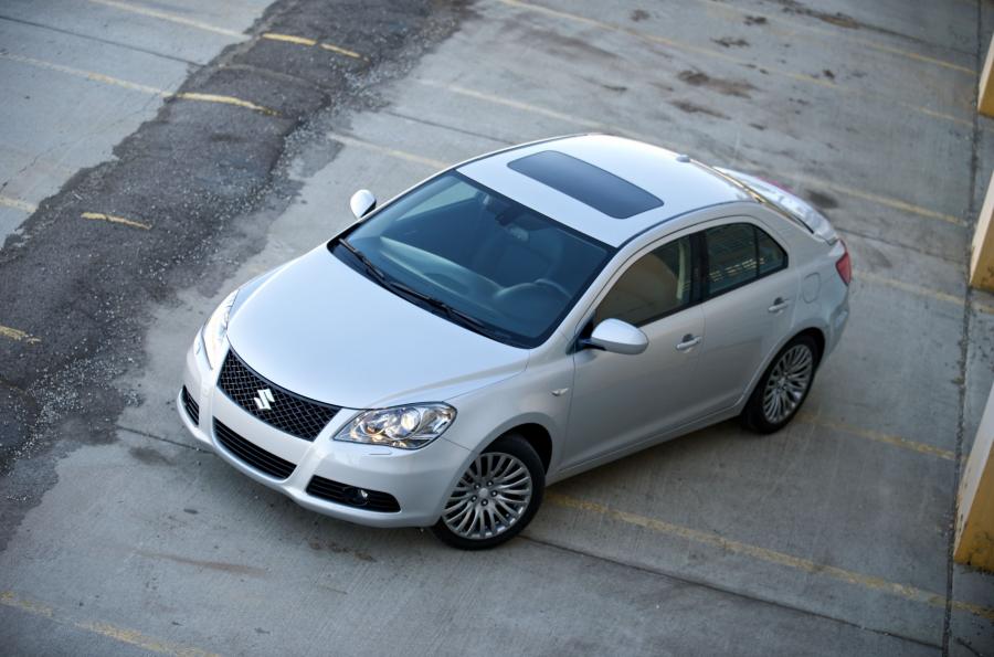  Suzuki Kizashi 2010 года  (фото 36 из 136)